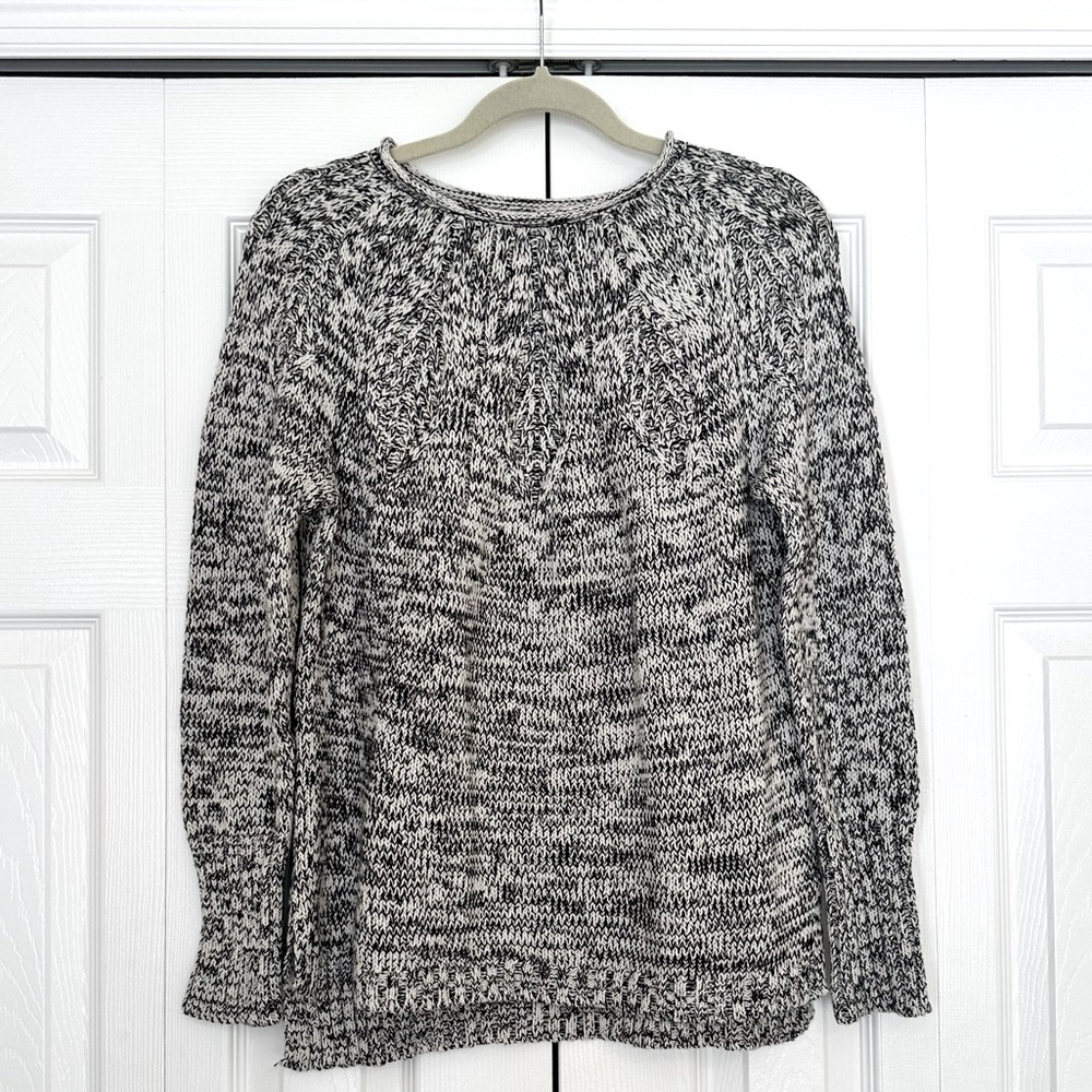 Cozy Crew Neck Chaps Grey and White Knit Sweater. Size Small/Petite